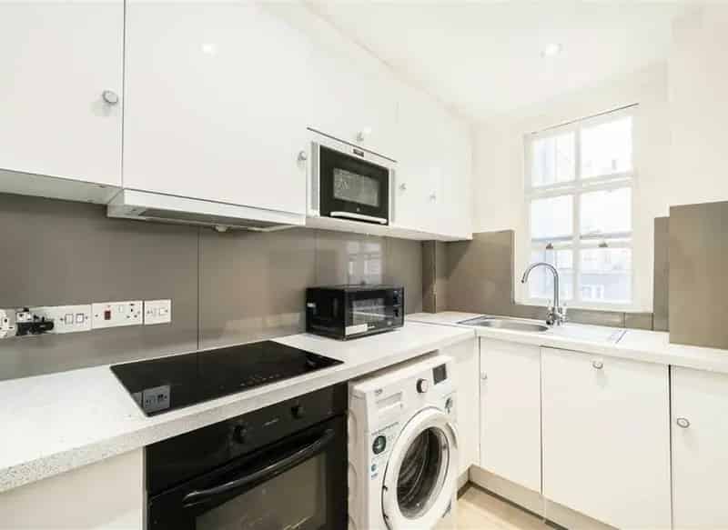 Luxury 3rd Floor Apartment with Concierge - Fully Furnished