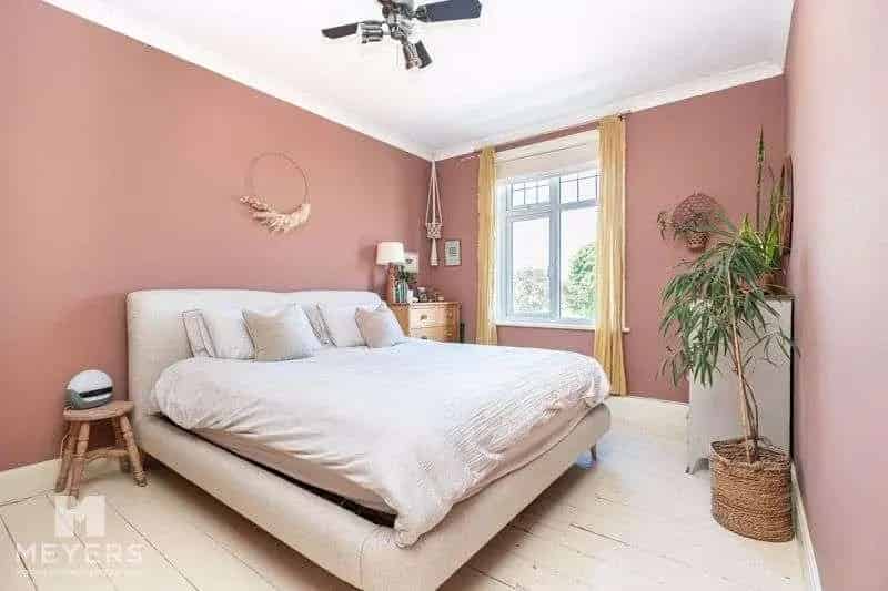 3 Bed Flat for Sale Near River Stour