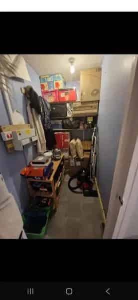2-Bed Flat in Quiet Area Near Shops and Parks
