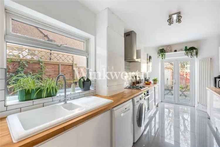 3 bedroom house in London