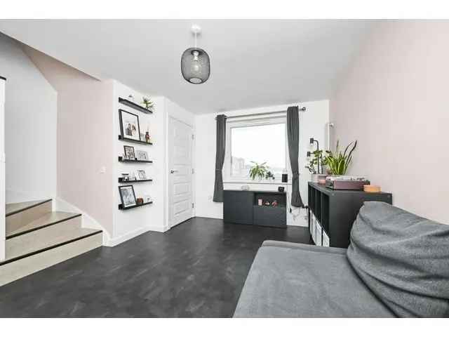 2 Bedroom Mid Terraced House for Sale