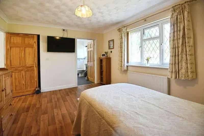 2 Bed Detached Bungalow For Sale
