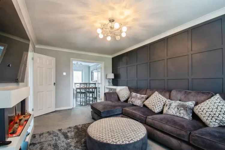Four Bedroom Family Home Near Amenities