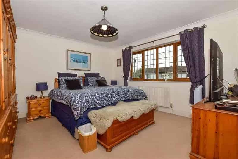 4 Bed Detached House Near Harrietsham Station