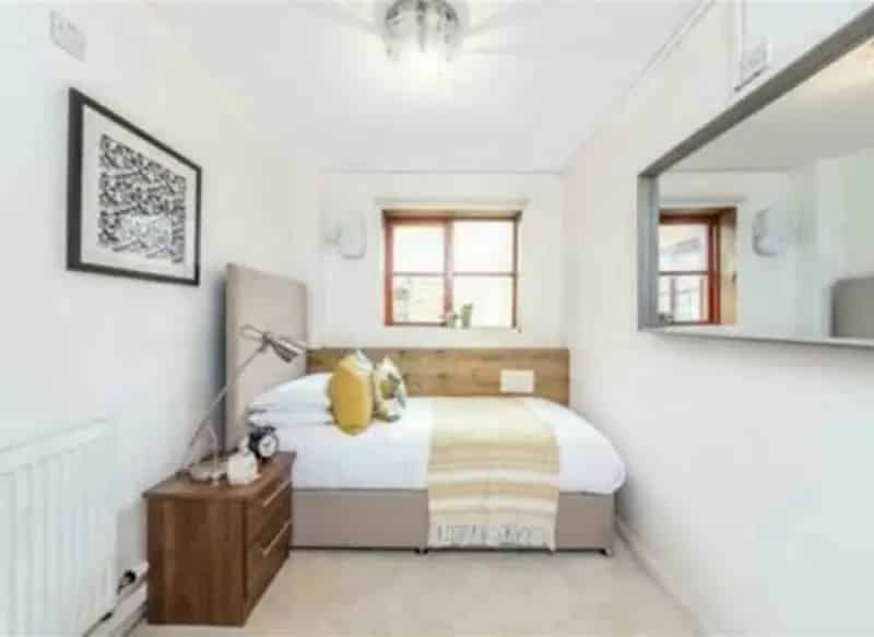 Two Bedroom Flat Cricklewood  500 sq ft  Off Street Parking