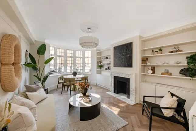 Flat for Sale in Marylebone W1B - Stylish 2-Bed Apartment