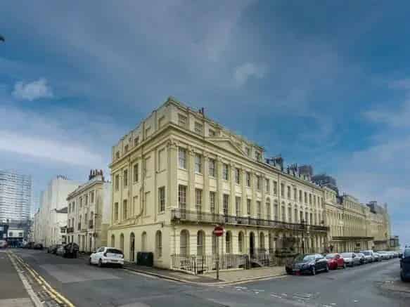 1 Bedroom Apartment Brighton Modern Open Plan Living