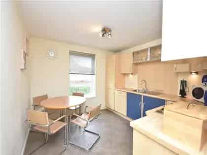 2 Bedroom Furnished Flat Aberdeen 112m² Private Parking