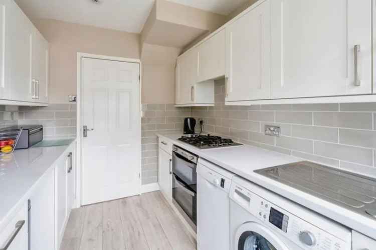 Spacious 4-Bed Semi-Detached Home in Brighouse with Solar Battery