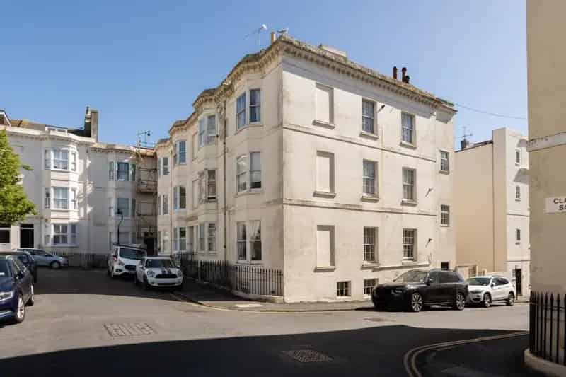 1 Bedroom Apartment for Sale