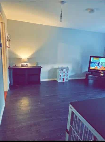 Large 2 Bed 1st Floor Flat Amersham Ample Storage Pets Allowed