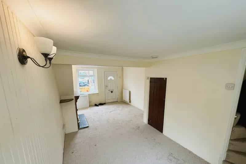 2-Bedroom House in Stopsley Near Shops
