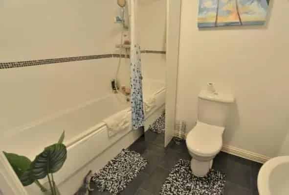 2 Double Bedroom House To Let West End Lincoln