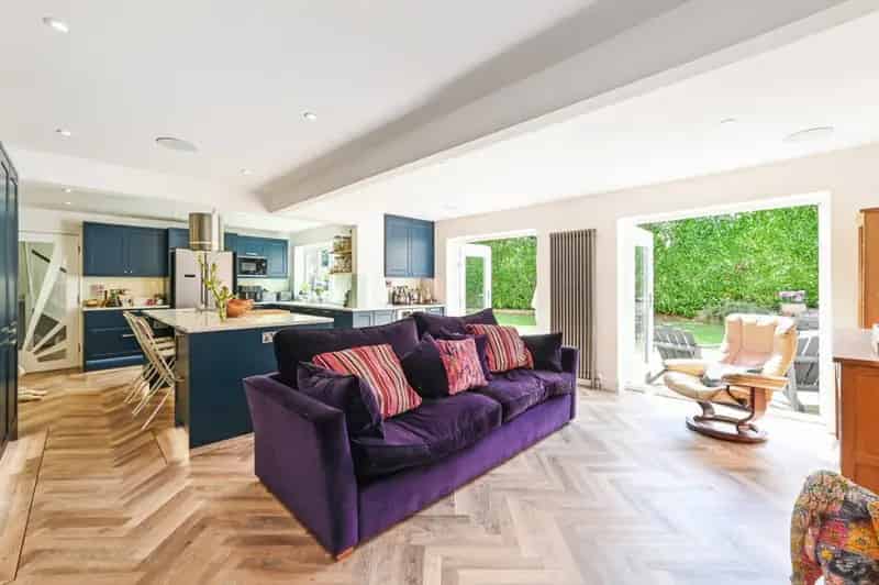 6 Bedroom House for Sale in Itchen Abbas