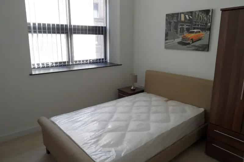 1 Bedroom Apartment Bradford City Centre Near Foster Square Station