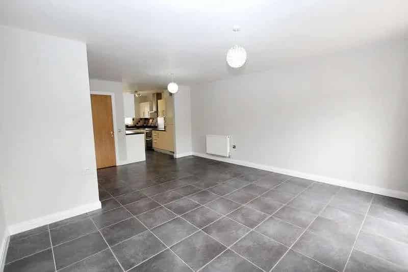3 Bed House For Sale with Garden and Carport