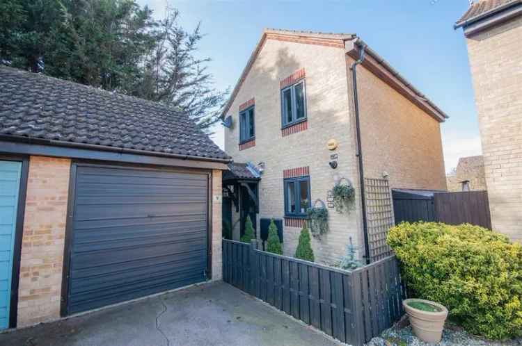 2 Bedroom Detached House For Sale