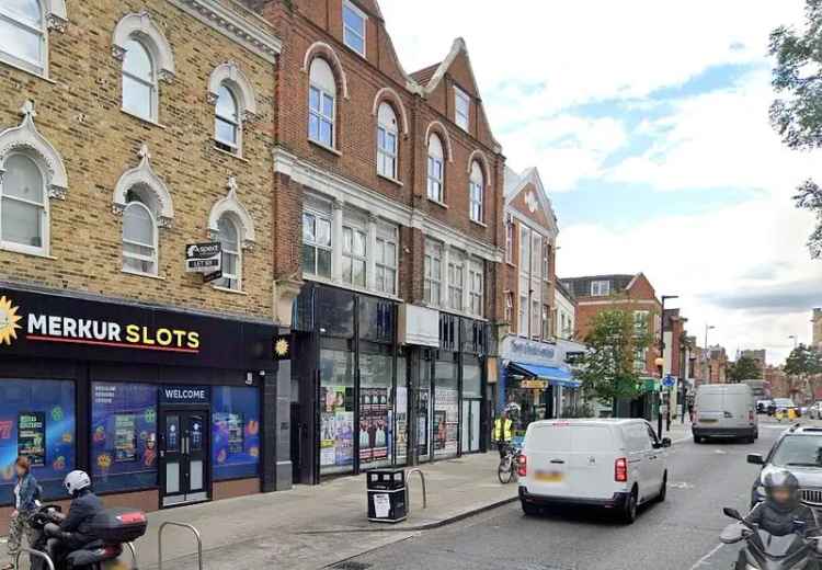 High-End DentalMedical Premises with 12 Flats in Acton West London