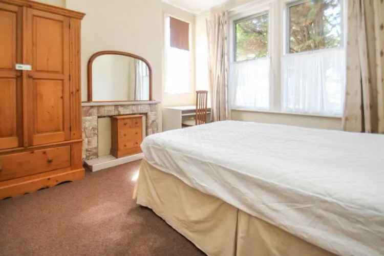 8 Bedroom Detached Student House Talbot Road Winton
