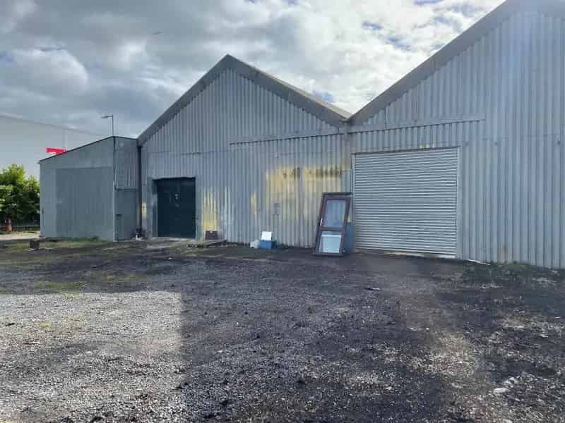 Commercial Premises To Let