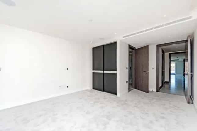 Luxury 2-Bedroom Apartment Chelsea Creek London