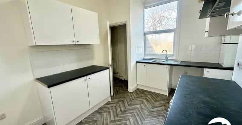 2 Bedroom Flat for Sale near Hither Green Station