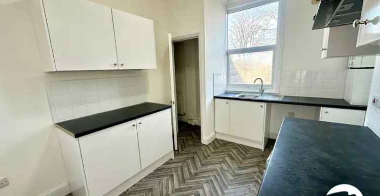 2 Bedroom Flat for Sale near Hither Green Station