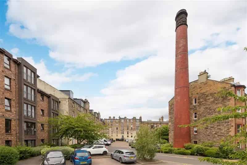 3 Bed Duplex Apartment Slateford - Modern, Spacious, and Convenient