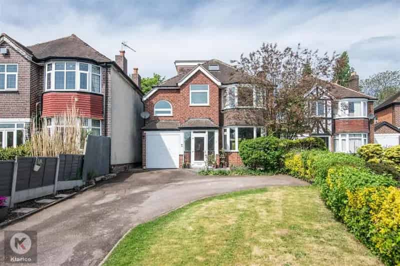5 Bedroom Detached House for Sale