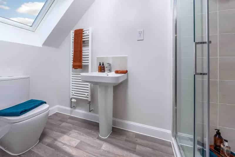 3 Bed House for Sale Open Plan Kitchen Diner Private Top Floor Bedroom