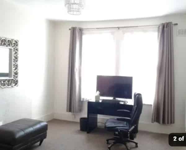 Spacious 1-Bedroom Flat near West Kensington Tube