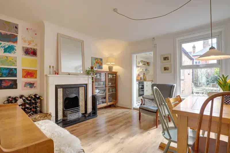 2 Bedroom Terraced House Caversham