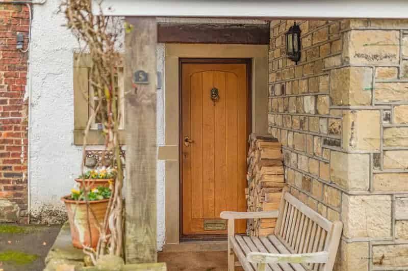 4 Bed Semi-Detached House with Guest Cottage & House 35 Acres