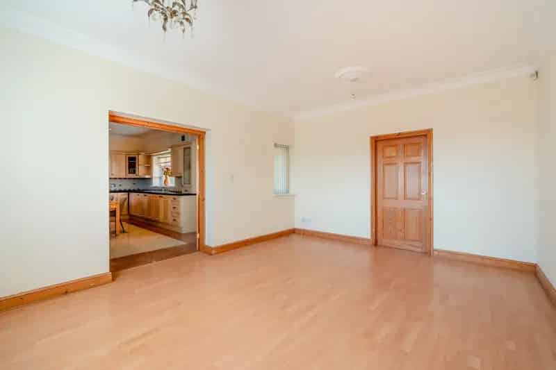 5 Bedroom Detached House for Sale in Clos Maes Mawr Caerphilly
