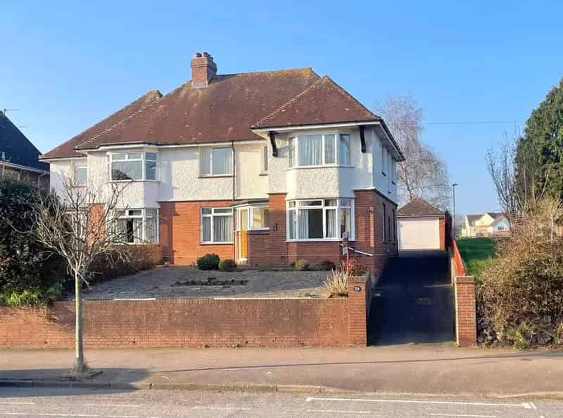 4 Bedroom Semi-Detached House for Sale