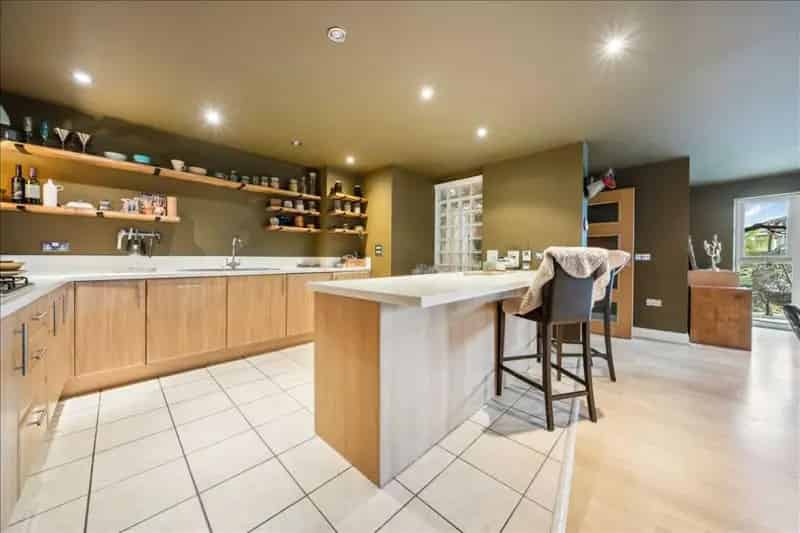 3 Bedroom Ground Floor Apartment for Sale