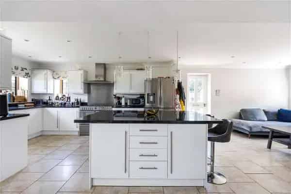Family Home for Sale near Cranleigh  3000 sq ft 5 Beds 3 Baths
