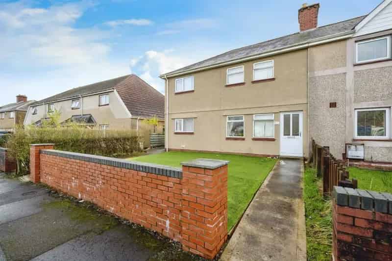 Semi Detached House Townhill Near Swansea City Centre