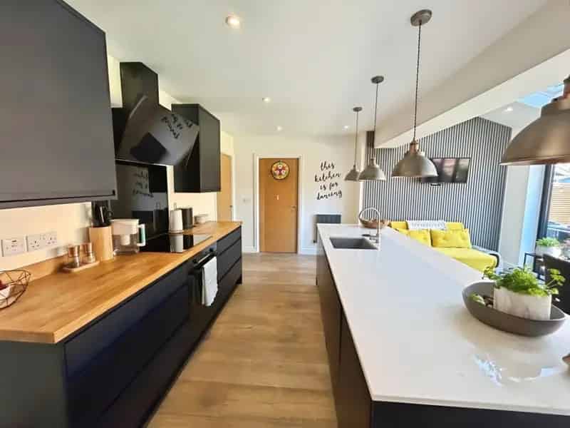 3 Bedroom Detached House For Sale in Morton
