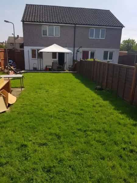 2 Bedroom Semi-Detached House Large Garden New Bathroom