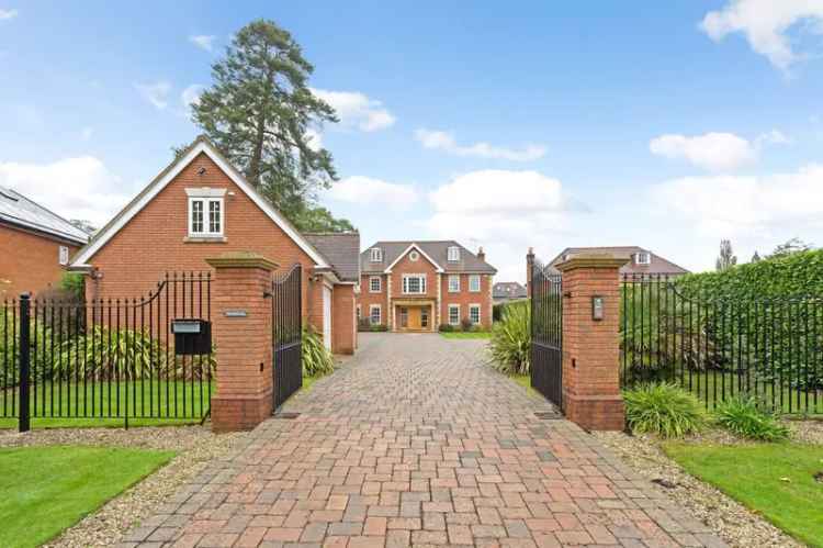 6 bedroom detached house for sale