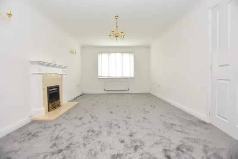 4 Bedroom Detached House To Let Hasland