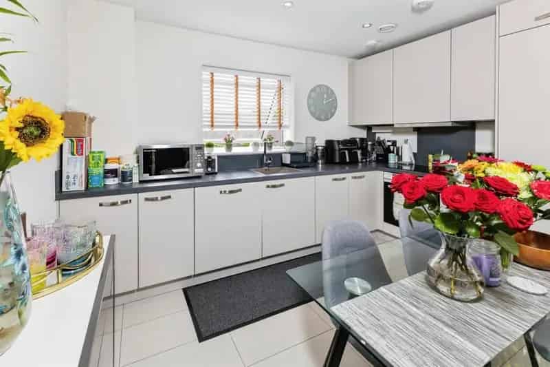 Two Bedroom Apartment Kennet Island Reading