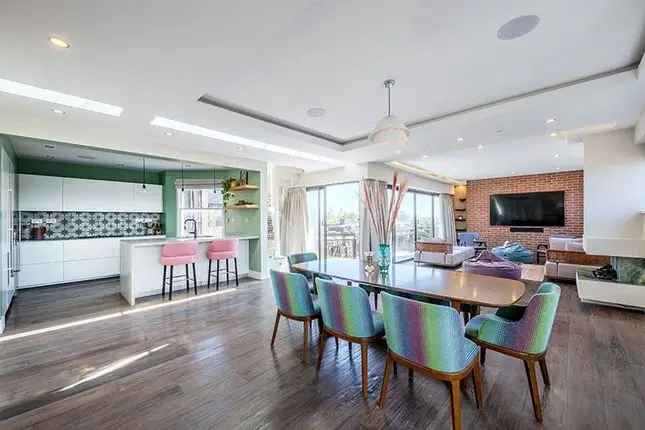 Penthouse Apartment with 75ft Terrace Drayton Gardens London