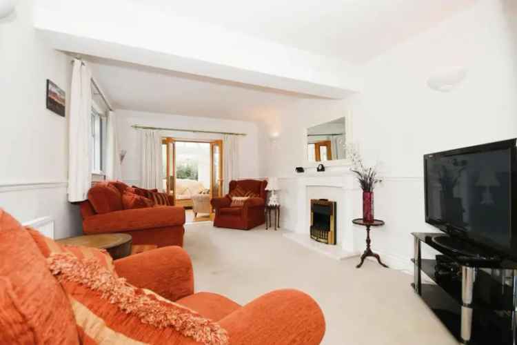 3 Bedroom Detached House For Sale in Grenoside