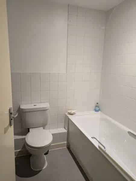 Family Home Near Station Town Centre New Kitchen Bathrooms