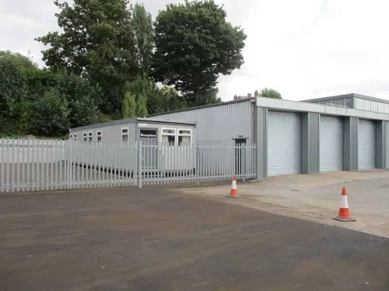Modern Warehouse Unit with Spray Booth and Office Space