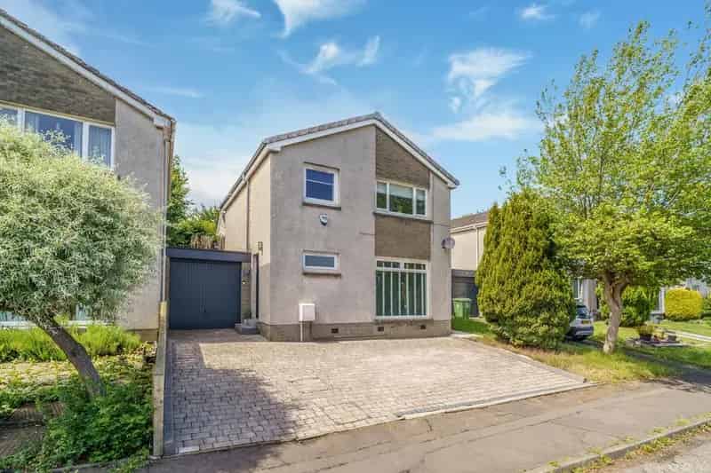 3 Bedroom Detached House for Sale in Edinburgh