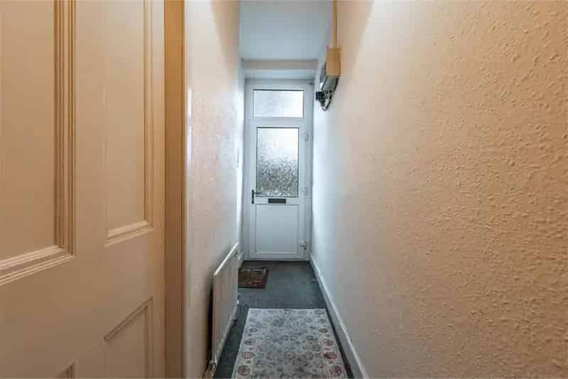 1 Bed Ground Floor Flat - Refurbishment Required