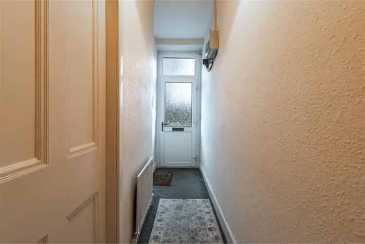 1 Bed Ground Floor Flat - Refurbishment Required